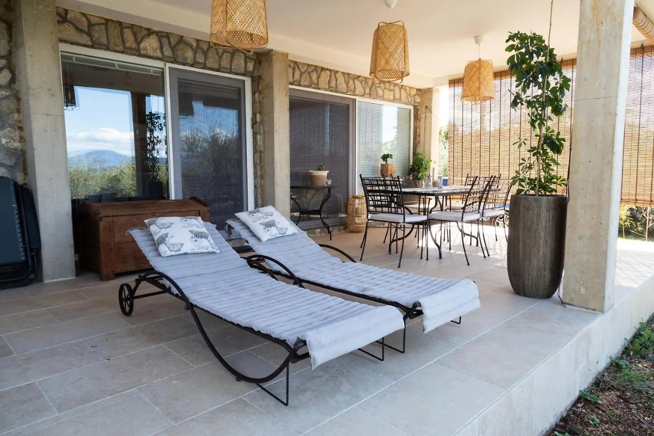 Brzac Officinalis - Family Vacation House בית נופש