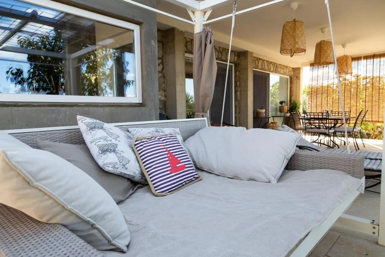 Brzac Officinalis - Family Vacation House